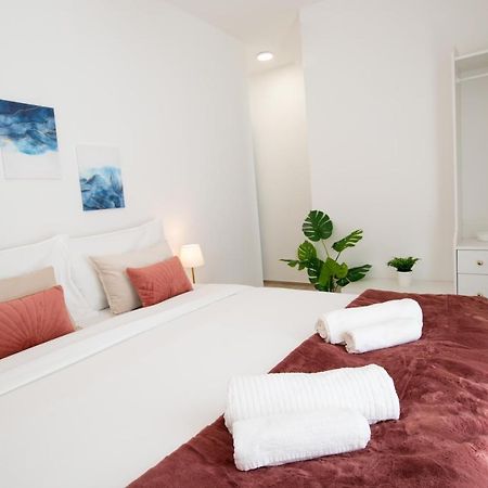 Suite Lavi - Fiera Del Levante Барі Екстер'єр фото